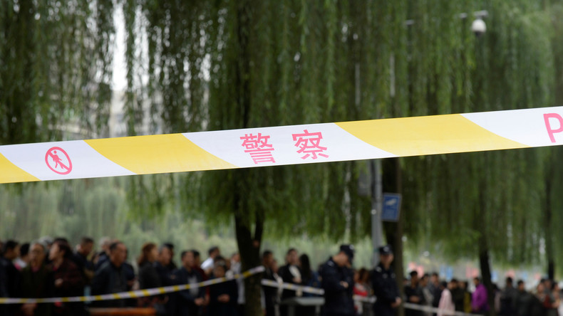 Elf Verletzte nach Messerangriff vor Schule in Ostchina  