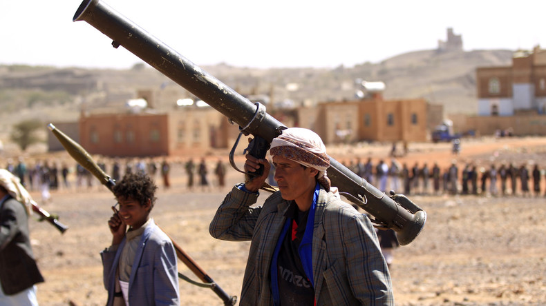 Huthi-Rebellen präsentieren abgestürzte deutsche Drohne im Jemen (Video)
