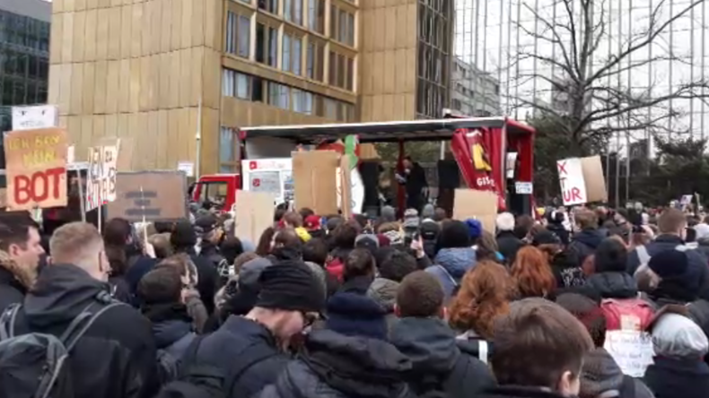 Live (Teil 1 und 2): Demo gegen Uploadfilter in Berlin