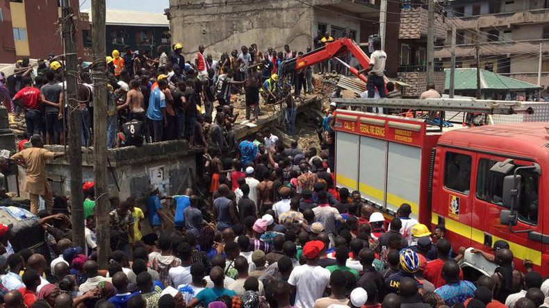 Gebäudeeinsturz in Nigeria – 100 Grundschüler unter Trümmern vermutet