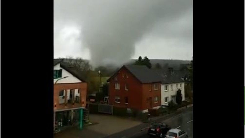 Wie ein Tornado: Sturm in der Eifel (Video)