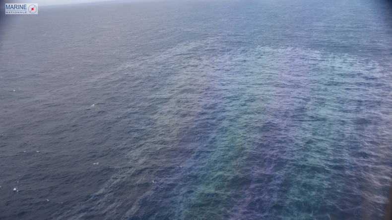 Experten untersuchen weiteren Ölteppich nach Schiffbruch in Biskaya