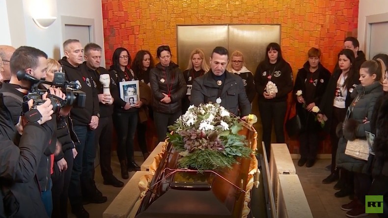 Letzte Ruhe im fremden Land: Der ermordete David Dragičević wird ein zweites Mal beerdigt