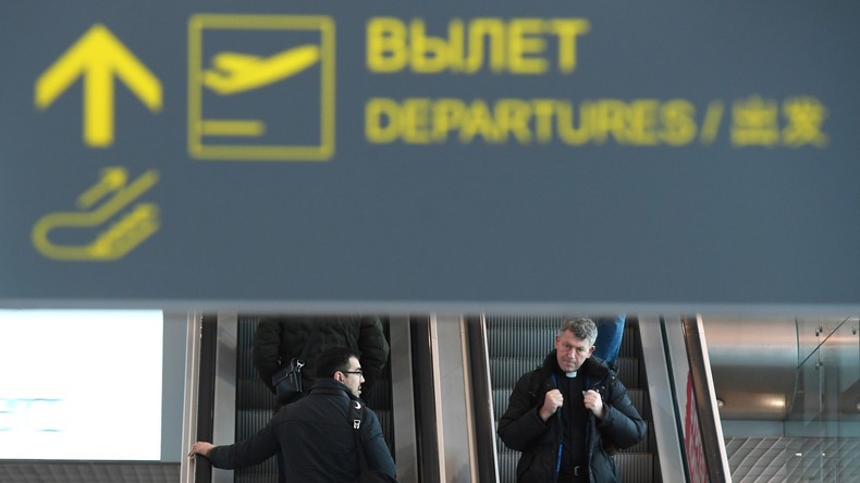 Für bessere Aerodynamik des Körpers: Nackter Mann am Abflug vom Moskauer Flughafen gehindert