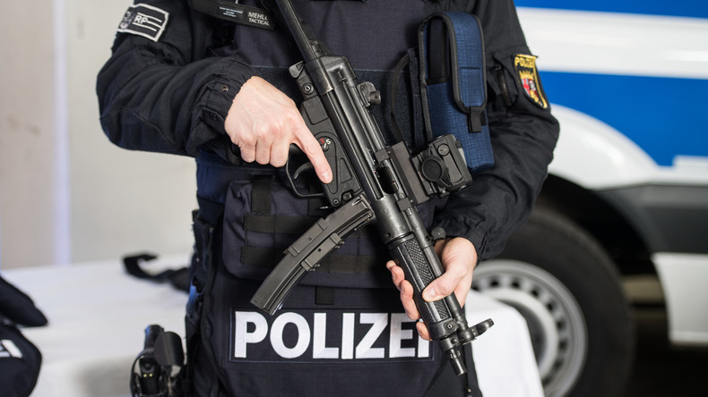 Verhandlung ohne Partner? Ukrainische Polizei meldet Umstieg von Kalaschnikow auf deutsche MP5