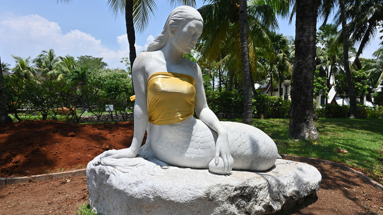 Für Familienbesuche angepasst: Indonesischer Erlebnispark deckt barbusige Meerjungfrau-Statuen zu 