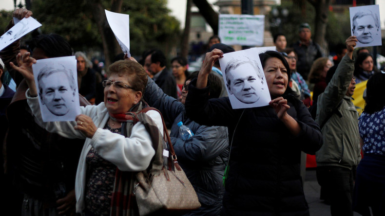 Ecuadors Präsident erhöht Druck auf Assange - WikiLeaks geht von Racheaktion aus
