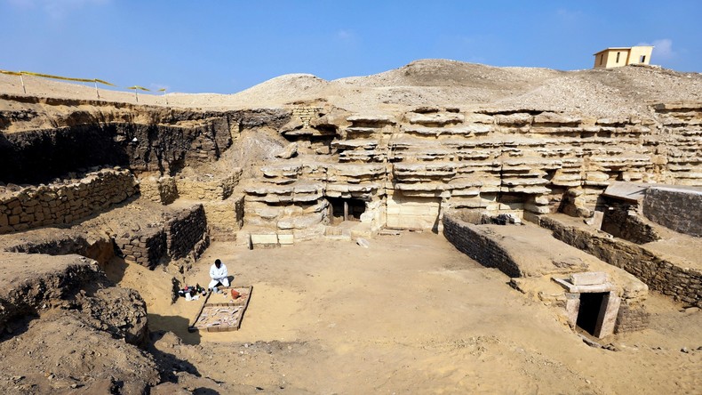 Weiteres Pharaonengrab in der Nähe der Pyramiden von Gizeh entdeckt