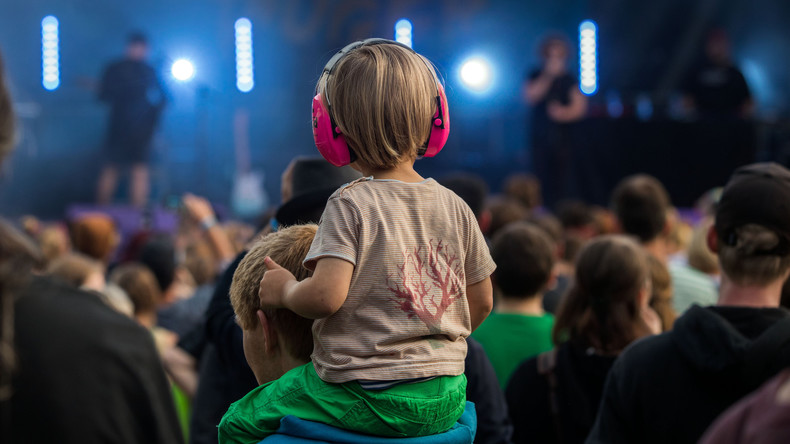 Hart, härter, Russland: Kinderzug mit Rammstein-Begleitung unterwegs