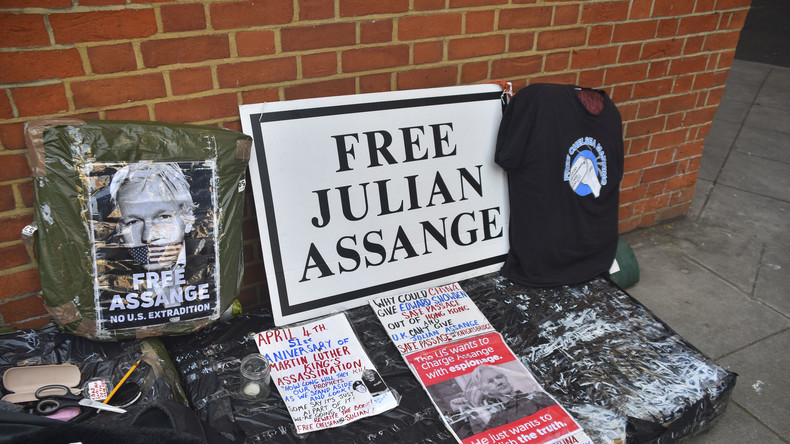 LIVE vom Amtsgericht in Westminster nach der Verhaftung von Julian Assange