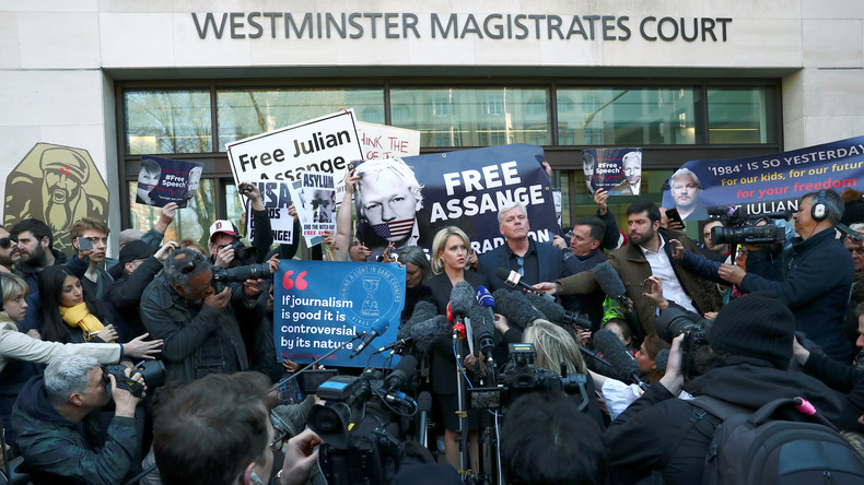 Fall Assange: Britische Abgeordnete wollen Auslieferungsgesuch an Schweden Priorität einräumen