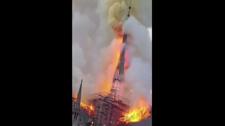 Paris: Kirchturm eingestürzt – Weltbekannte, 700 Jahre alte Kathedrale Notre-Dame brennt lichterloh