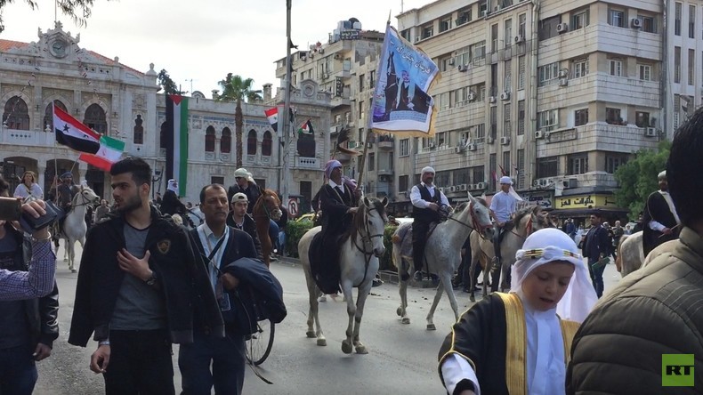 Damaskus: Pferdeparade zum syrischen Tag der nationalen Unabhängigkeit (Video)