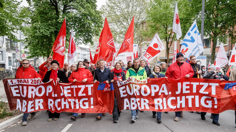 LIVE: 1. Mai – Demonstrationen in Berlin zum Internationalen Tag der Arbeit