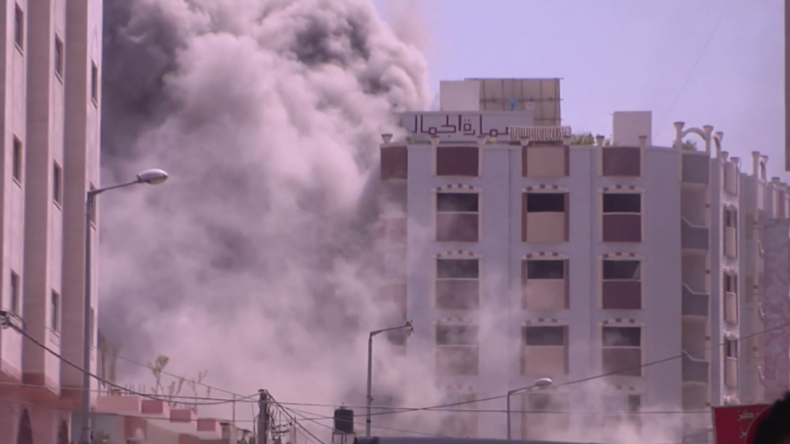 Zerstörung eines Gebäudes in Gaza während des israelischen Angriffs