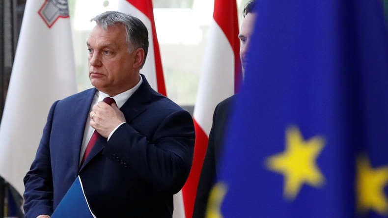 Kramp-Karrenbauer ist sich gewiss: Ungarischer Ministerpräsident wird aus EVP austreten