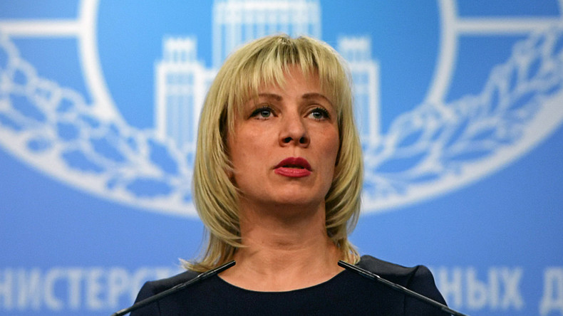 Sprecherin des Russischen Außenministeriums Maria Sacharowa hält wöchentliche Pressekonferenz