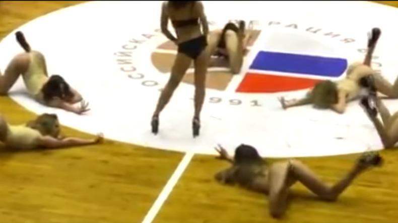 Russland: "Das ist ein Basketballspiel, keine Strip-Bar!" Cheerleader treiben es mit Show zu weit