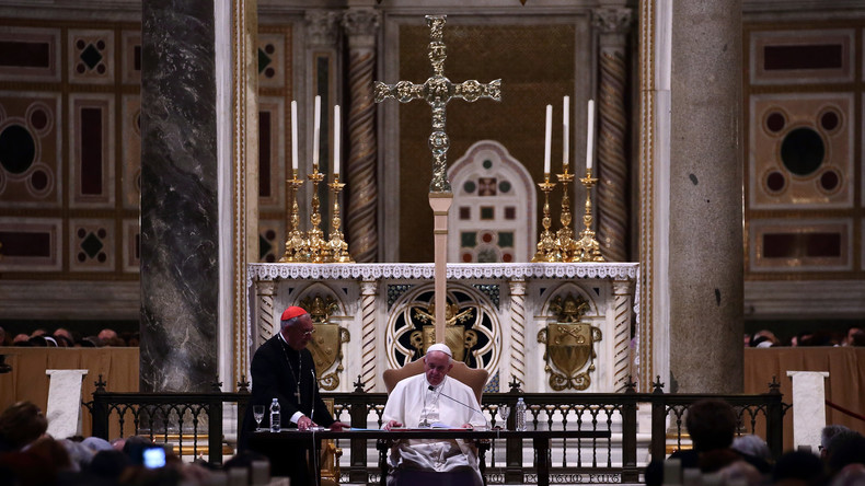 Papst führt Meldepflicht bei sexuellem Missbrauch durch Geistliche ein – jedoch nur kirchenintern