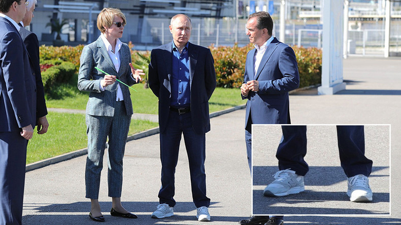"Putin, du Hipster!" - Russischer Präsident sorgt mit weißen New Balance-Sneakern für Furore im Netz
