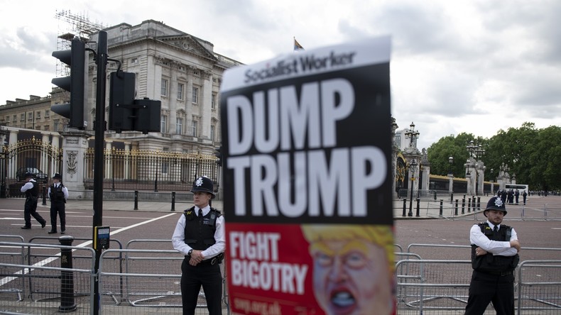 Nicht willkommen: Anti-Trump-Demo vor Buckingham Palace in London