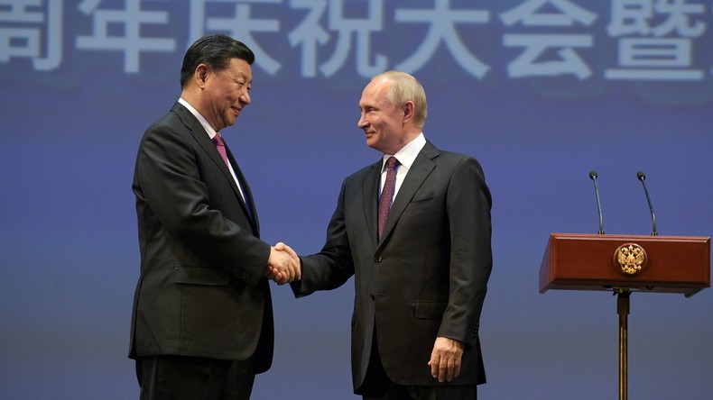 Putin und Xi treffen sich auf russisch-chinesischem Energieforum (deutsche Übersetzung)