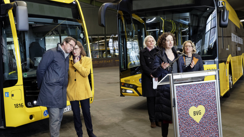 Nach einem halben Tag geht ihnen der Saft aus: Probleme mit den neuen Elektrobussen der BVG