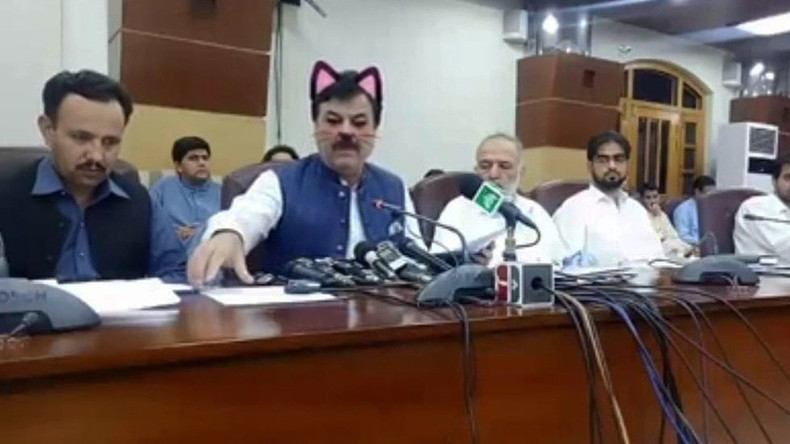 Pressekonferenz zum Schnurren: Pakistanische Politiker aktivierten versehentlich Katzenfilter