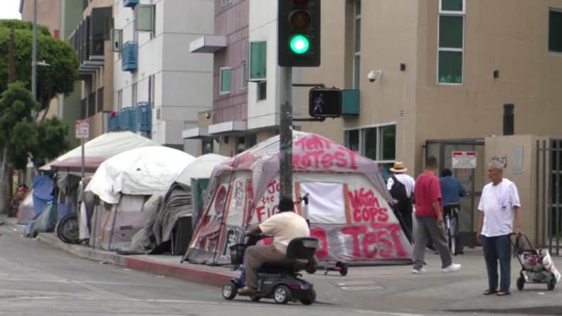 USA: "Beispiellose Krise" – Straßen in L. A. voll von Obdachlosenlagern
