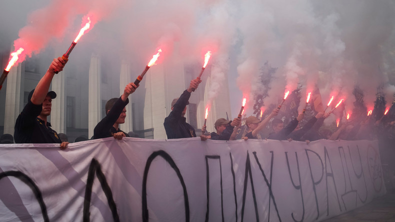 Ukraine: Bühne frei für Neonazi-Konzert in Kiew 