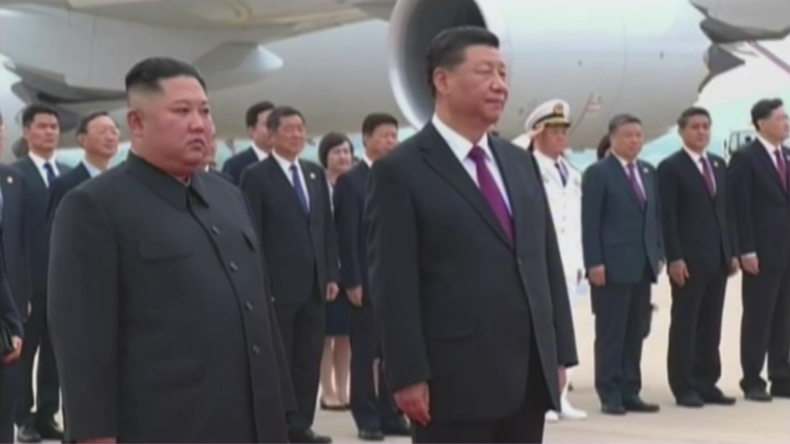 Erster Staatsbesuch seit 14 Jahren: Chinas Staatschef Xi Jinping besucht Nordkorea