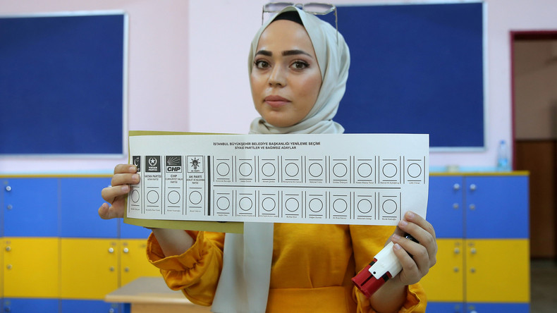 Wahllokale in Istanbul schließen