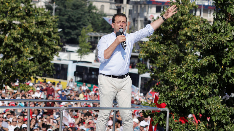 Istanbul: Oppositionspolitiker Imamoğlu liegt deutlich vor AKP-Kandidat