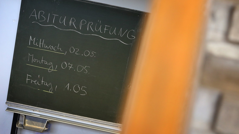 Österreichischer Schulabsolvent rechnet bei Abschlussrede mit Lehrern ab: Zu viele Selbstmorde hier