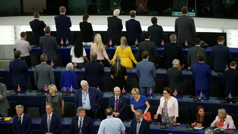 Eklat im EU-Parlament: Brexit-Abgeordnete zeigen der EU-Hymne demonstrativ die kalte Schulter