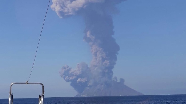 Riesige Explosion auf italienischem Vulkan Stromboli 