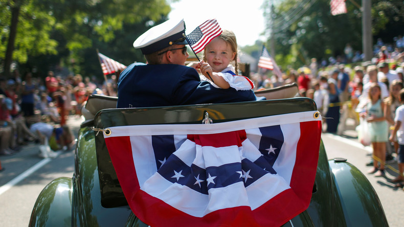 LIVE: 4. Juli – Parade zum US-amerikanischen Unabhängigkeitstag