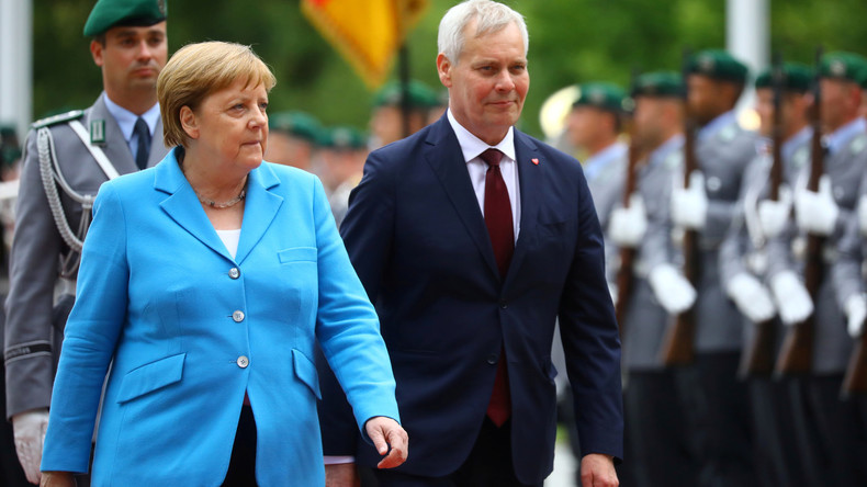 Wieder bei einem Politiker-Empfang: Erneuter Zitteranfall von Kanzlerin Merkel 
