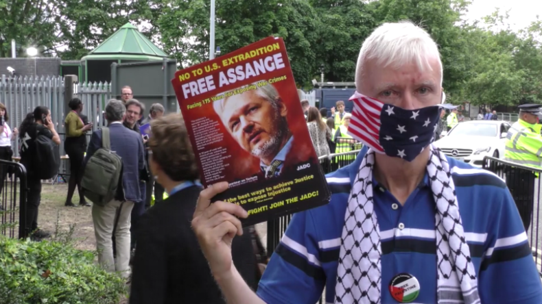 Protest für Assange vor "Konferenz für Pressefreiheit": Die da drin dienen den Reichen und Mächtigen