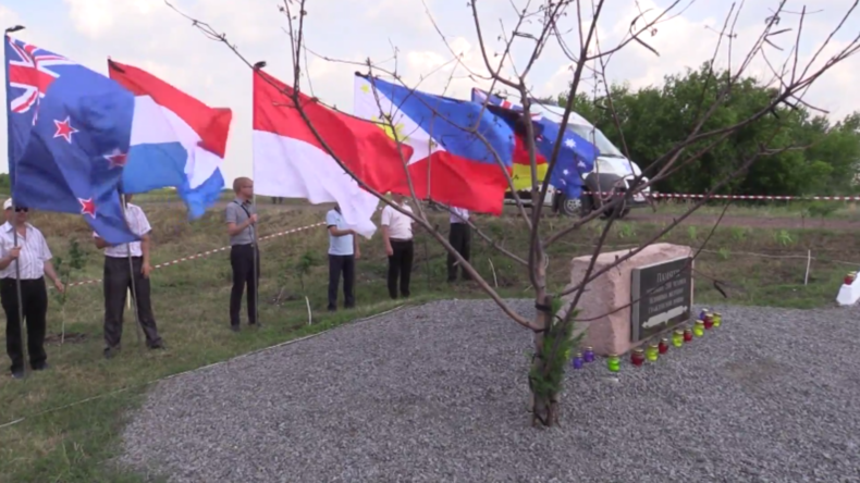 Ukraine: Trauernde gedenken der Opfer von MH17 am 5. Jahrestag des Unglücks