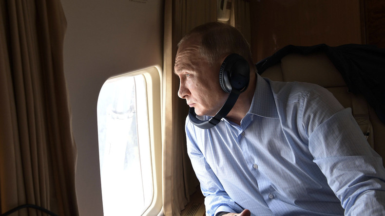 "Sind Sie Putin?" – "Ja." – Putin besucht Opfer der Überschwemmungen in Sibirien