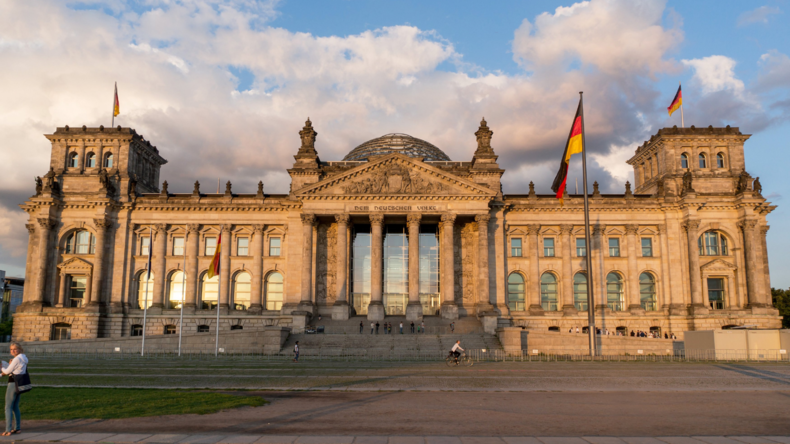Neues Sicherheitskonzept: Ein Burggraben für den Bundestag