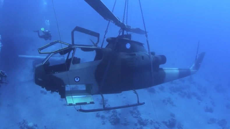 Jordanien: Unterwassermuseum für Militärische Ausrüstung