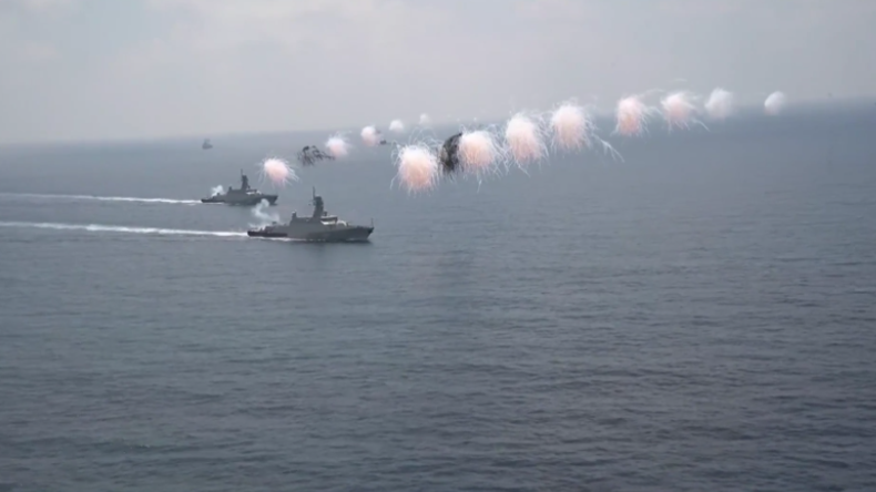 Syrien: Russische Marine feiert mit Parade im Hafen von Tartus