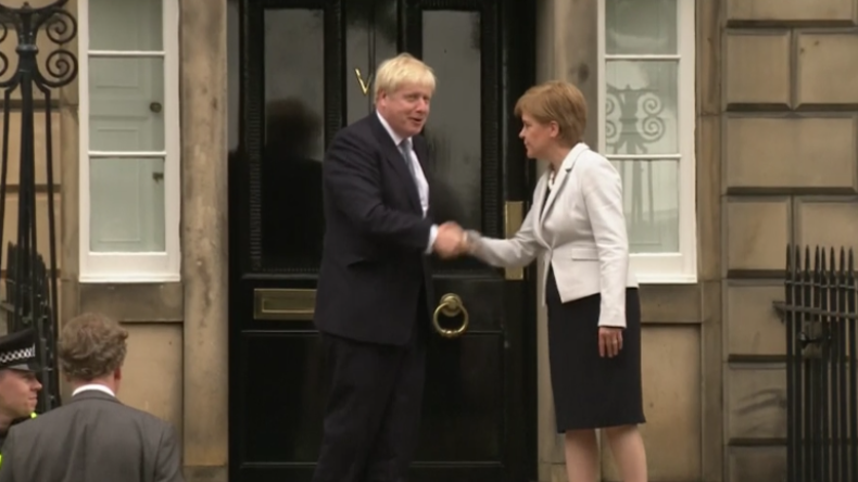 Buhruf- und Pfeifkonzert für Boris Johnson bei Besuch in Schottland