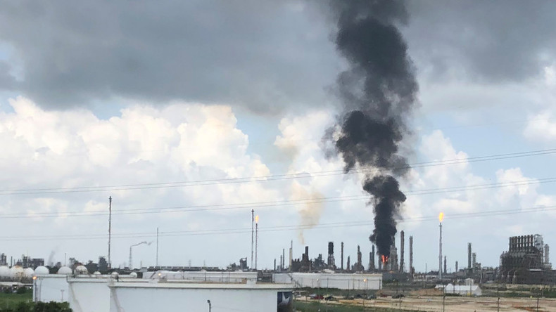 Feuer in Exxon-Werk in Texas, sechs Verletzte
