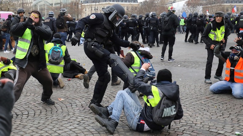 Frankreich kritisiert Russland wegen "übermäßiger Polizeigewalt" gegen Demonstranten