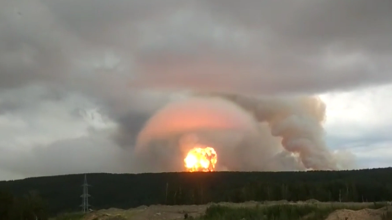 "Sieht aus wie ein Atompilz" – Massive Explosion in sibirischem Munitionslager