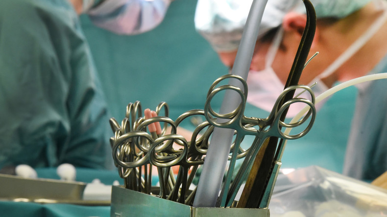 Irrtümliche Beschneidung im Krankenhaus: 70-jähriger Mann bekommt rund 21.000 Euro Entschädigung