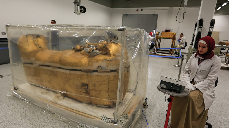 Beginn der Restaurierung der König-Tutanchamun-Sammlung in Gizeh